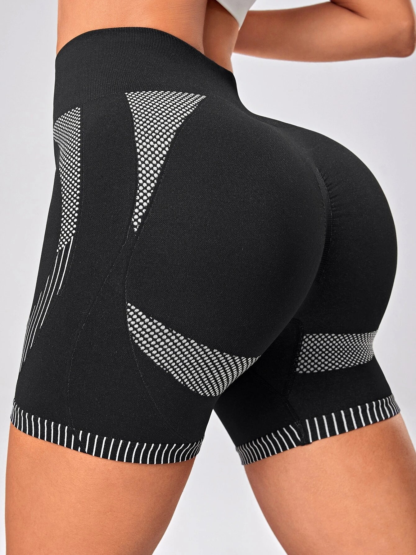 Keyla Striped Print Gym Shorts AECH ACTIVE